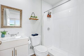 Towels - Private Deck & Hill Country Lake Views (Canyon Lake)