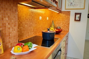 Private kitchen - Blue Oliva House (RR8X+J8 Ag. Marina)