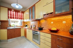 Private kitchen - Blue Oliva House (RR8X+J8 Ag. Marina)