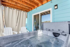 Bañera de hidromasaje al aire libre