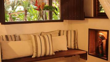 Classic-alpehytte - 1 soveværelse - balkon - udsigt til gårdsplads | Interiør