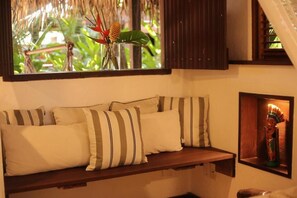 Chalet clásico, 1 habitación, balcón, vistas al patio | Interior