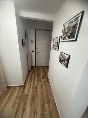 Interior - Nice newly renovated apartment with all amenities near the metro. (Milano)