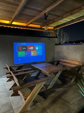 Bungalow - 2 sovrum - privat pool - utsikt mot bergen | Restaurang utomhus