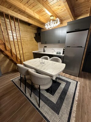 Bungalow - 2 sovrum - privat pool - utsikt mot bergen | Restauranger