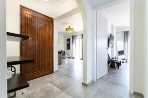 Interior - Evergreen Loft | Modern City Centre Living (Kos)