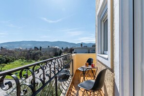 Property grounds - Evergreen Loft | Modern City Centre Living (Kos)