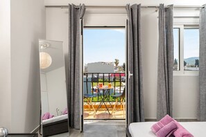 2 bedrooms, iron/ironing board, WiFi, bed sheets - Evergreen Loft | Modern City Centre Living (Kos)