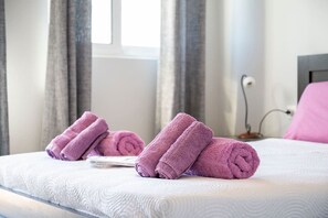 2 habitaciones, tabla de planchar con plancha, wifi y ropa de cama 