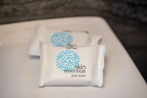 Hair dryer, towels - Thines Studios : Studio B (Kampos)