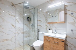 Hair dryer, towels - Port Cyan Suite - 2 Min Walk to Harbor & Beaches (Kos)