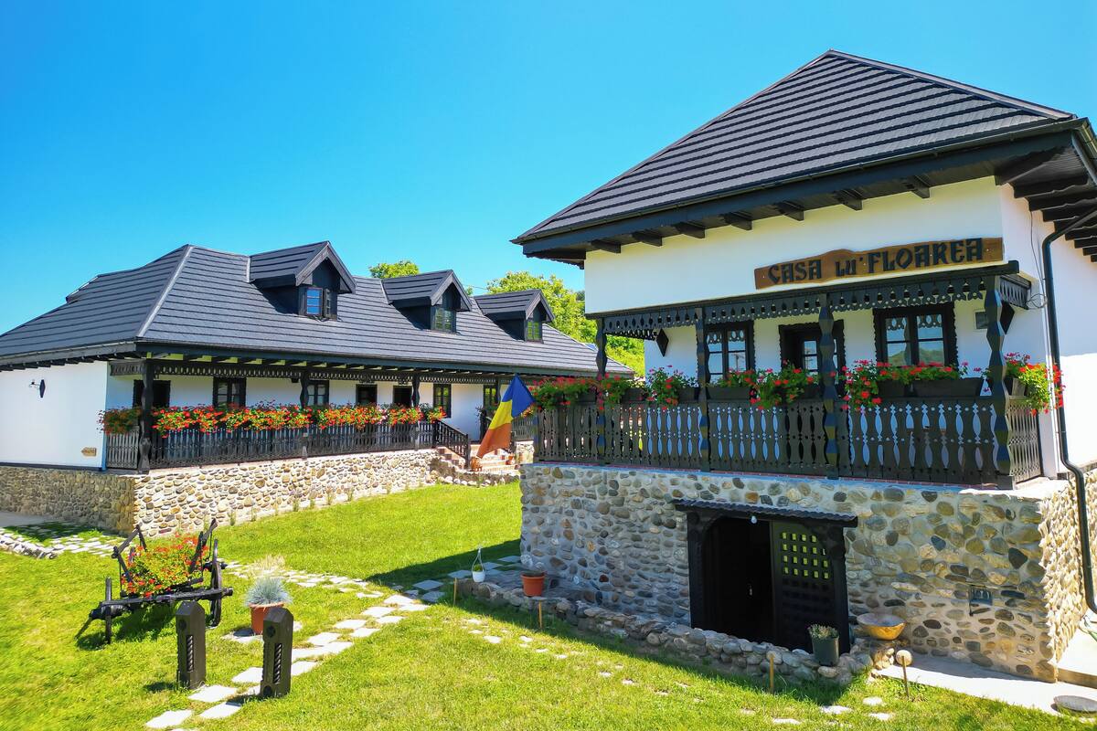 Family Apartment, Balcony