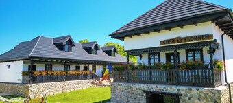 庫爾特亞塔拉內亞斯卡飯店  