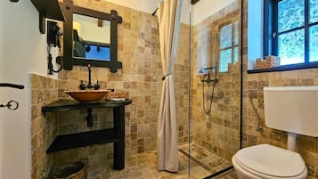 Double Room, Garden View | Bathroom