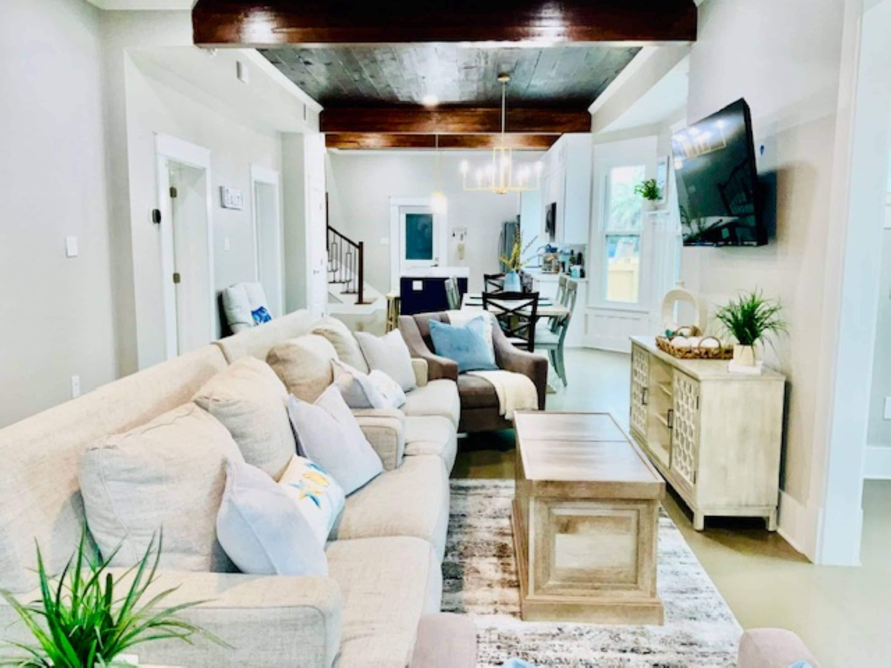 Rumah, Beberapa Tempat Tidur, patio, pemandangan kebun (Coastal Cove) | Area keluarga