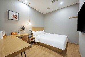 舒适双人房 | 办公桌、熨斗/熨板、免费 WiFi