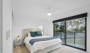 5 bedrooms, desk, iron/ironing board, free WiFi
