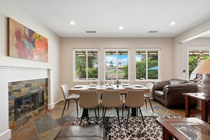 Dining - Your Own Private Desert Resort: Pool, Spa, Pool Table & Fairway Views! (Indio)