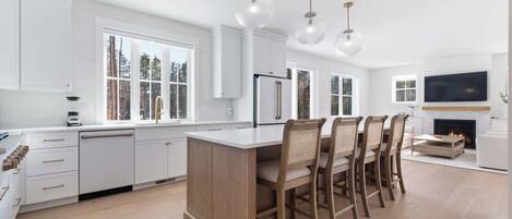 House, Multiple Beds, Patio, Garden View (Van Duyne North) | Private kitchen