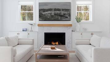 Talo, useita sänkyjä, patio, näköala puutarhaan (Van Duyne North) | Oleskelualue