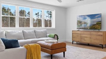 House, Multiple Beds, Patio, Garden View (Van Duyne North) | Living area