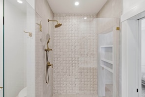 Bathroom - Van Duyne North Airy Escape (Ogunquit)