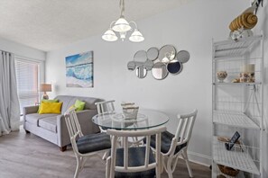 Dining - Oceanview St Clements- Pool, Oceanfront Bar, 3 Bds (Myrtle Beach)