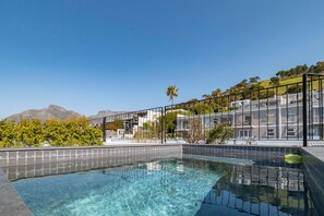 Pool - Panoramic Perfection: The Waterfront (Cape Town)