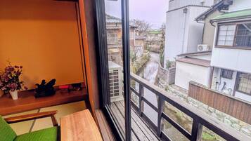 Classic Twin Room, Canal View | Pemandangan balkoni