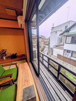 Habitación clásica con 2 camas individuales, vistas al canal | Vistas del balcón