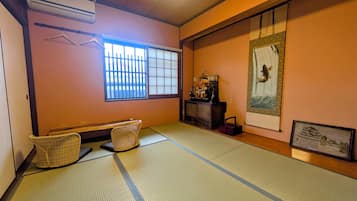 Classic Twin Room | Interior