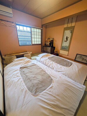 Classic Twin Room - Guest House Mikata (Nagahama)