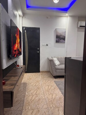 Living area - 5 minutes from downtown Kinshasa. Small, chic and modern apartment (Kinshasa)