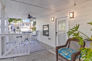 Terrace/patio - Cozy 1-bedroom 2 miles from downtown Pensacola. (Pensacola)