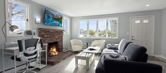 Just Ducky: Lake Front, Easy Access to Boston, Mobility Friendly