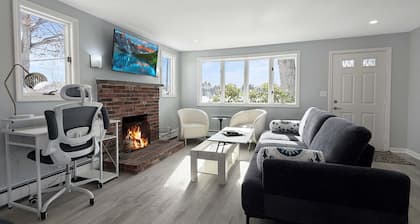 Just Ducky: Lake Front, Easy Access to Boston, Mobility Friendly