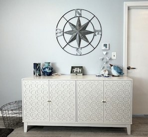 Interior - Just Ducky: Lake Front, Easy Access to Boston, Mobility Friendly (Wilmington)
