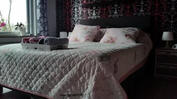 Family Room, Garden View