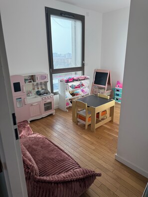 Children’s area - Duplex Rooftop 80m² with terrace Eiffel Tower view (Paris)