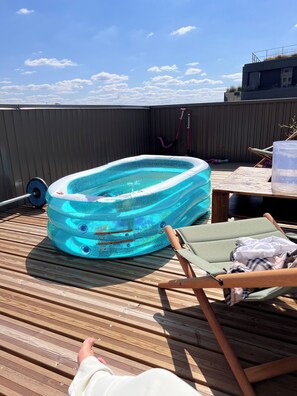 Bañera de hidromasaje al aire libre