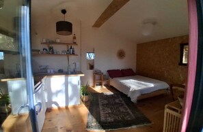 1 bedroom, internet, bed sheets
