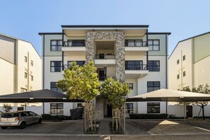 Exterior - UniqueStay The Jade Apartment, Paardevlei Estate, Somerset West (Cape Town)