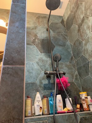 Shower, hair dryer, soap, toilet paper - House Presqu'île du Cap Ferret (Lège-Cap-Ferret)