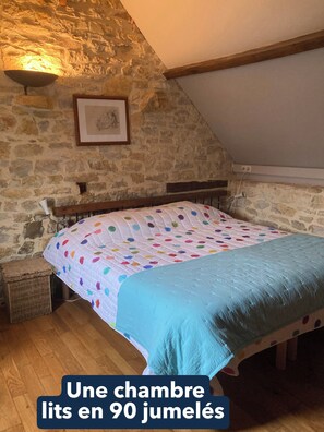 2 chambres, fer et planche à repasser, accès Internet