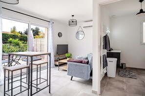 TV - A relaxing break in the countryside, 5 minutes from the sea (Martigues)