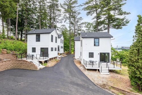 Lakeside Cottage Retreat – 4 Loft Style Cottages with Dock Slip - Weirs Beach