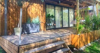 Cosy chalet in the Landes. 20 mn from the ocean.