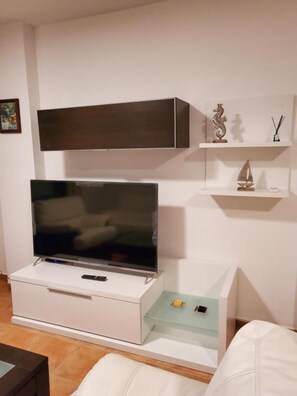 Apartment | Living room - Charming Apartment With Garden in Almeria (Vera)