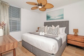 1 bedroom, iron/ironing board, WiFi, bed sheets - Water Club Ocean Luxe (Cape Town)