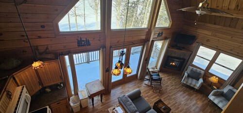 Lake Front, Pet-Friendly Cabin with Canoe and lake views